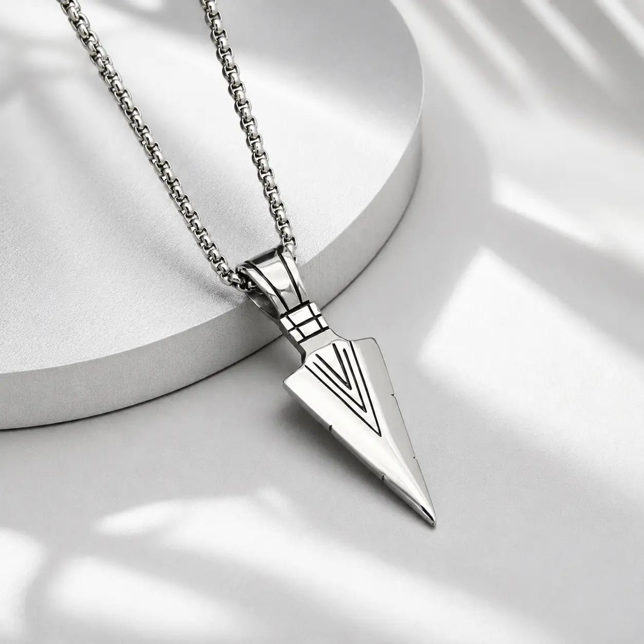 Arrowhead Pendent with Chain – Silver Edition